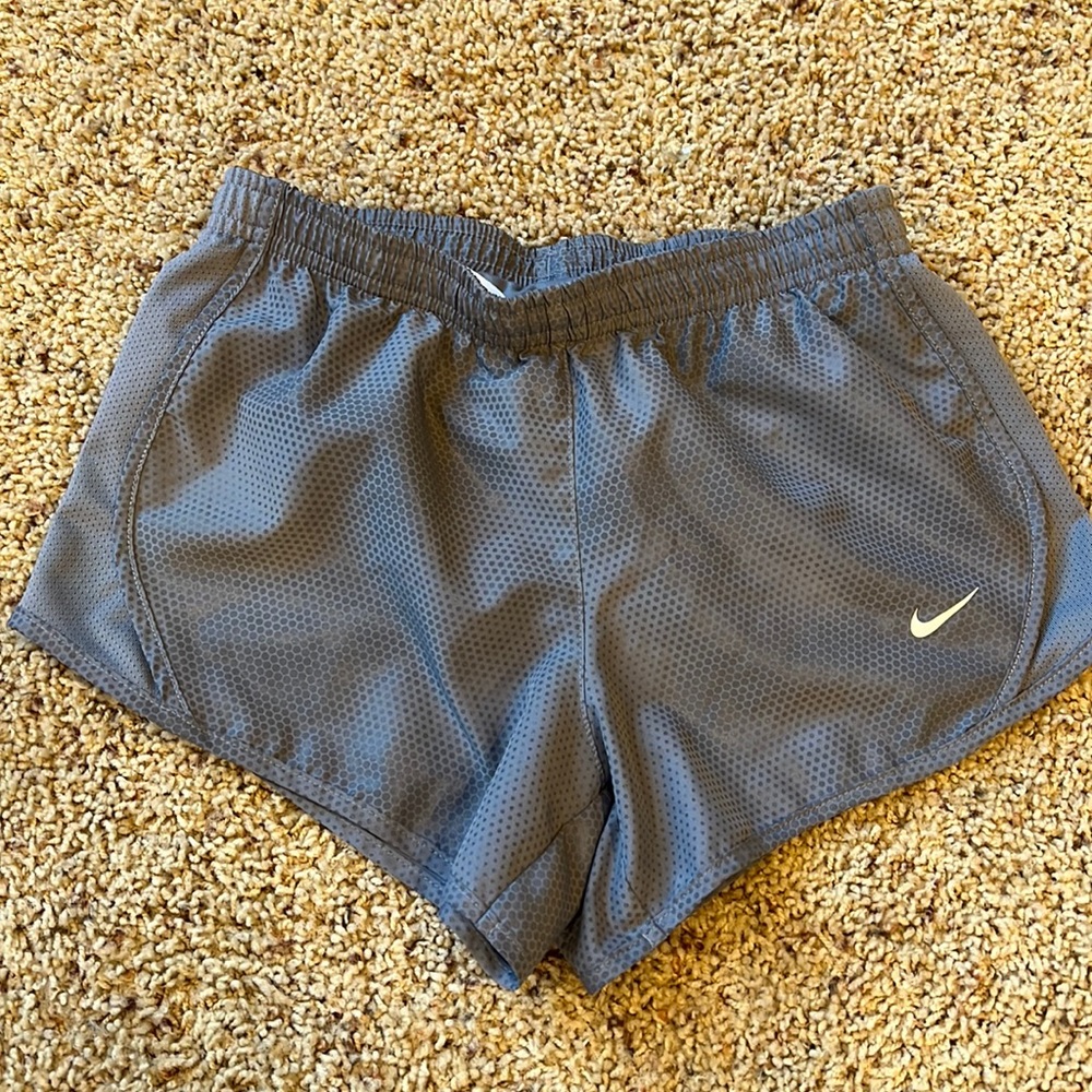 Nike girls dry tempo shorts